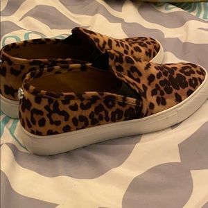 Steve Madden Leopard Printed Flats